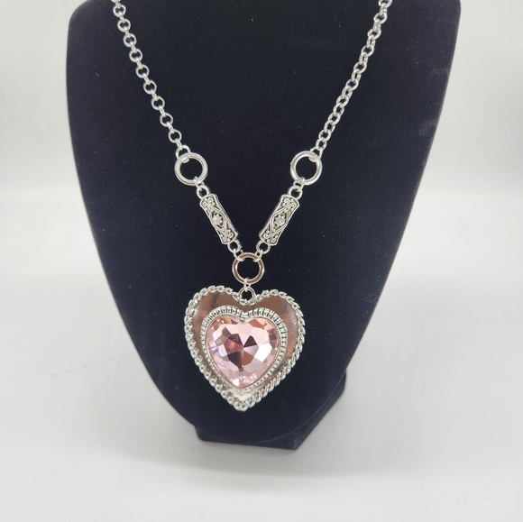 PAPARAZZI BLUE Ocean Heart Necklace ๐ - Picture 3 of 7